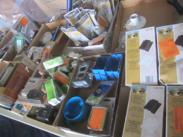 lot 31 image: Electrical