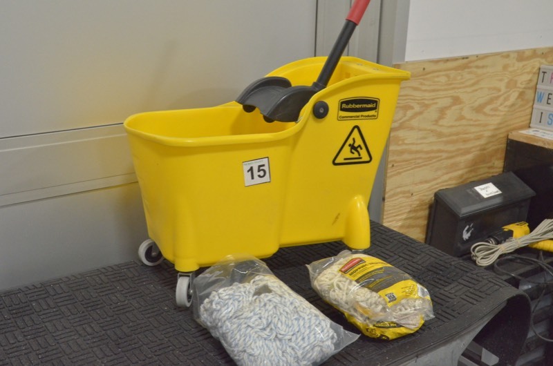 lot 15 image: RUBBERMAID Commercial Products-Janitorial Mop Bucket with Extra Mop Heads