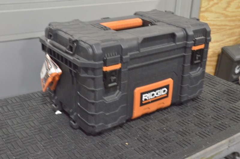 lot 29 image: RIGID 22 in. Pro Tool Box, Black