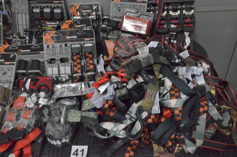 lot 41 image: HUSKY, KEEPER lot of ratchet straps in various sizes and weight ratings.