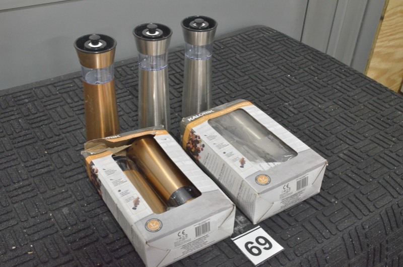 lot 69 image: Easygrind Mixed Lot of Electric Gravity Salt and Pepper Grinder Sets in Stainless Steel (open boxstore return items)