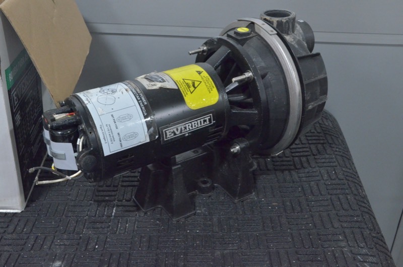 lot 74 image: EVERBILT 1-12HP Lawn Sprinkler Pump Lot of 2-Untested, Pre-Owned-Parts Only