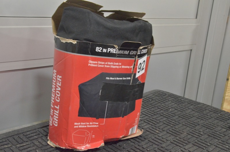 lot 92 image: UNIVERSAL 82 in. Premium Grill Cover