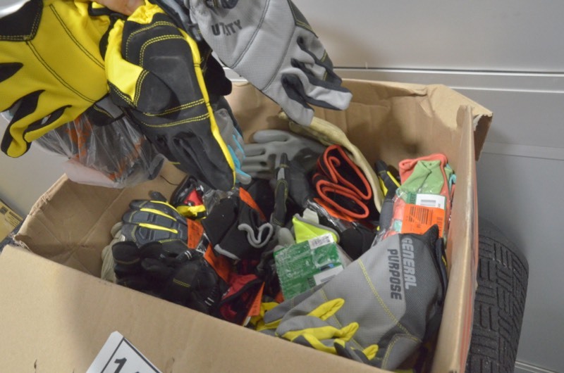 lot 145 image: FIRMGRIP Gloves Mixed Lot- Lot of various typesize FIRM-GRIP gloves