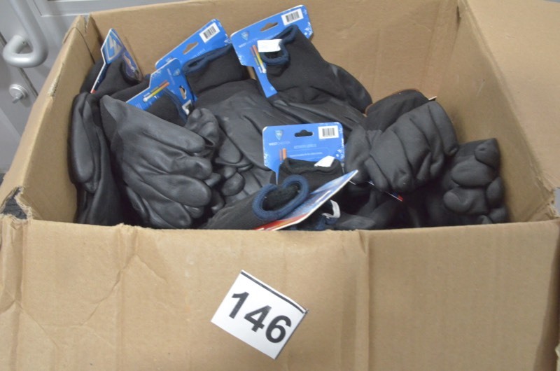 lot 146 image: WESTCHESTER Nitrile dipped gloves. Lot of various sizes.