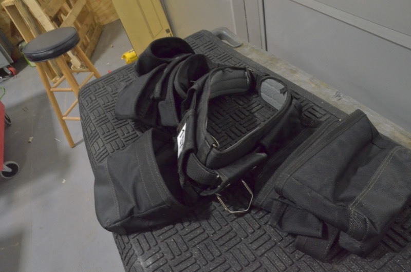 lot 157 image: HUSKY 3 piece tool pouch