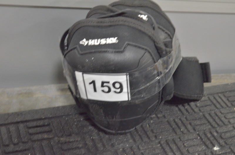 lot 159 image: Lot of 2 HUSKY Foam Hard Cap Work Knee Pad