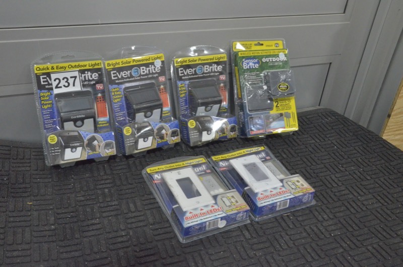 lot 237 image: Lot of AS SEEN ON TV-EVER BRITE Motion Activated Solar Powered LED