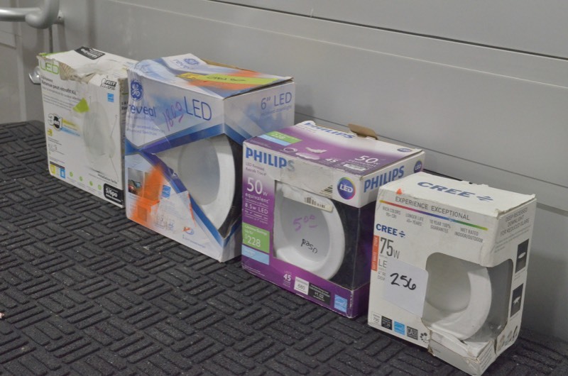 lot 256 image: Lot of 4 PHILLIPS, LED, CREE LED Recessed Downlight
