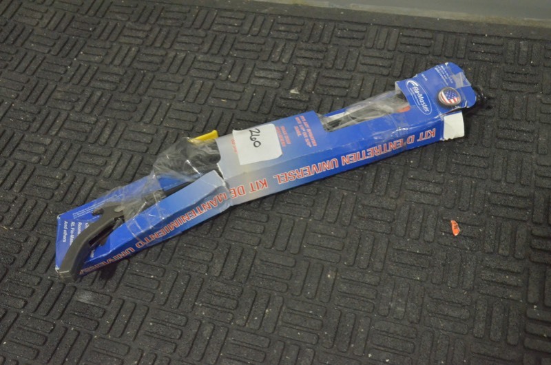 lot 260 image: RL Flo-Master Universal Parts Kit with Wand (OPEN BOX)