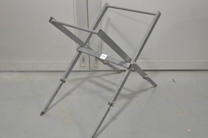 lot 279 image: 21in Saw Stand (USED)