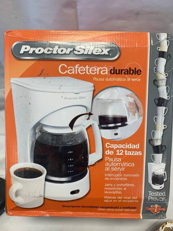 lot 9 image: New 12 Cup Coffee Maker