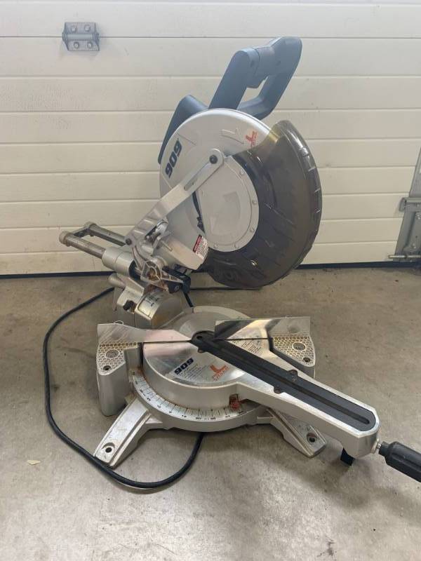 lot 34 image: 909 Compound 10 Bevel Miter Saw