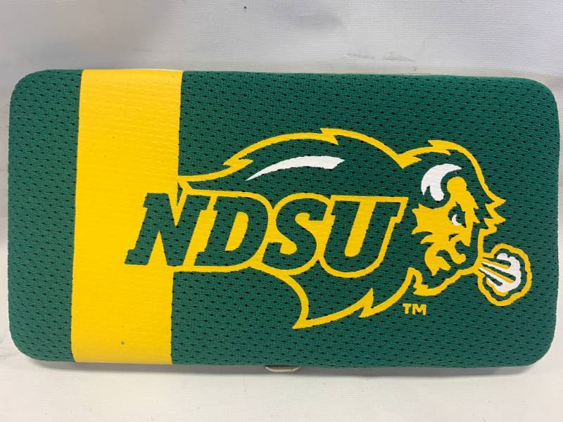 lot 35 image: NDSU Bison Wallet New