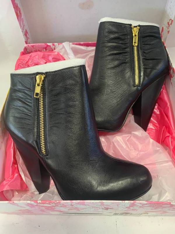 lot 104 image: New Chinese Laundry Wicked Leather Boots Size 7