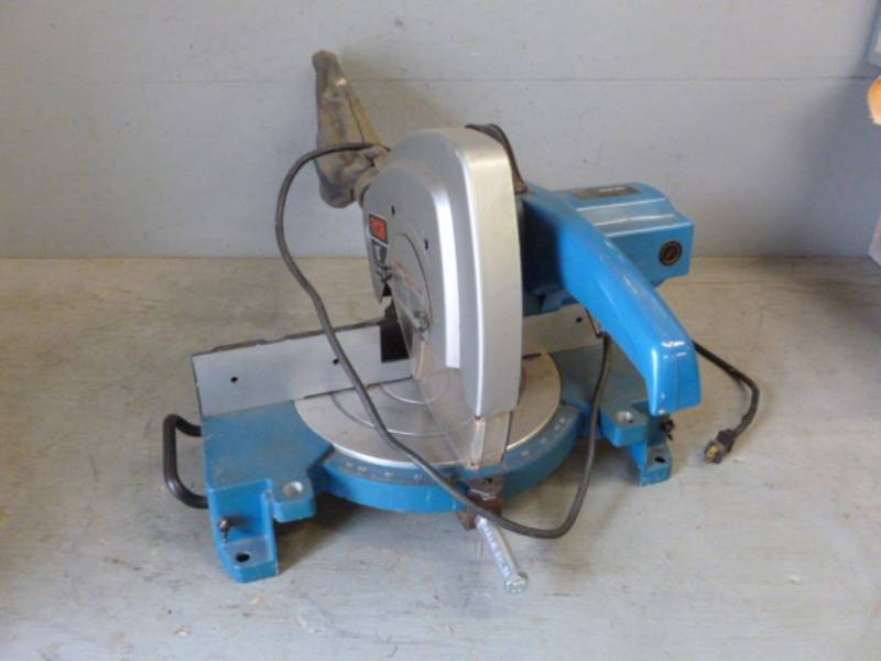 lot 3 image: Ryobi Miter Saw