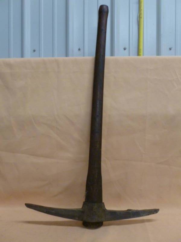 lot 16 image: Vintage Railroad Ax