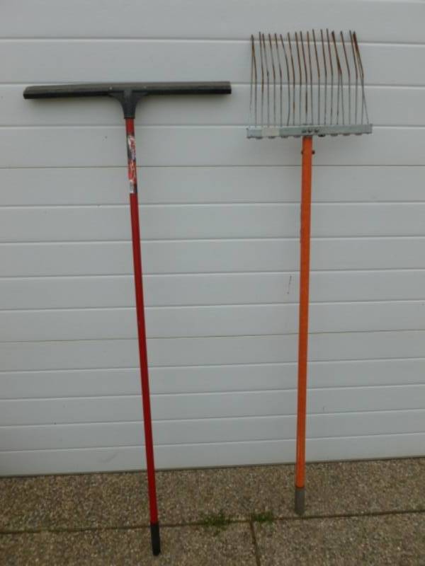 lot 18 image: Stable Rake