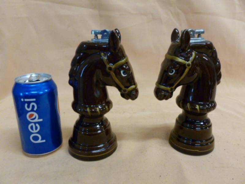 lot 21 image: Vintage Table Lighters