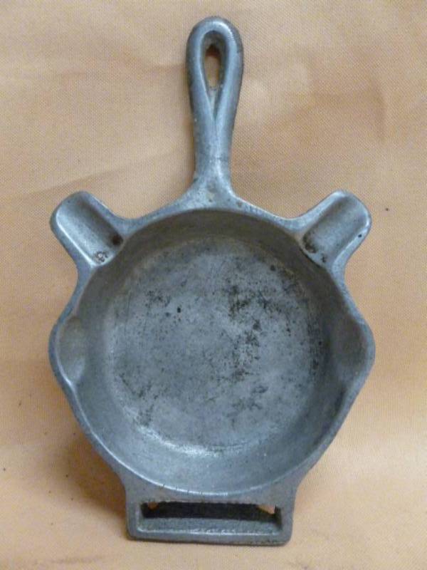 lot 56 image: Vintage Griswold