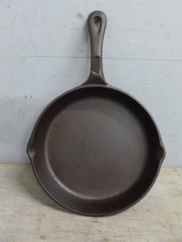 lot 73 image: Cast Iron Pan