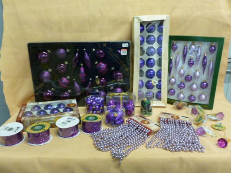 lot 105 image: Purple Decor