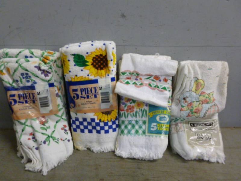 lot 115 image: New Dish Towels