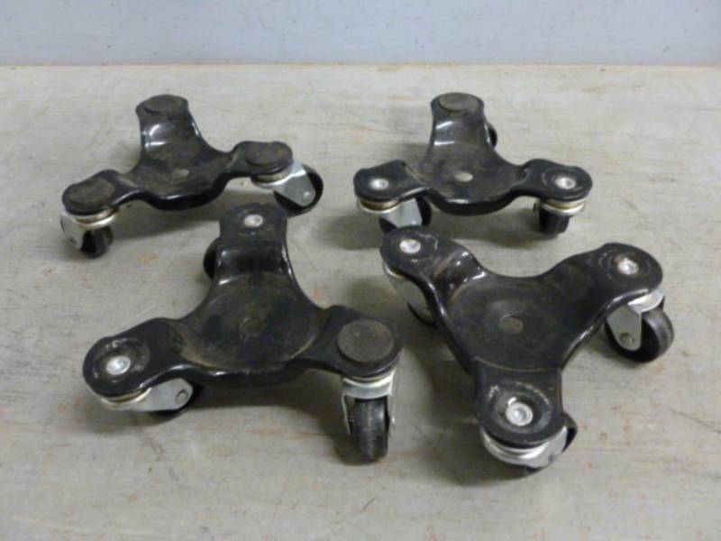 lot 116 image: Furniture Dollys