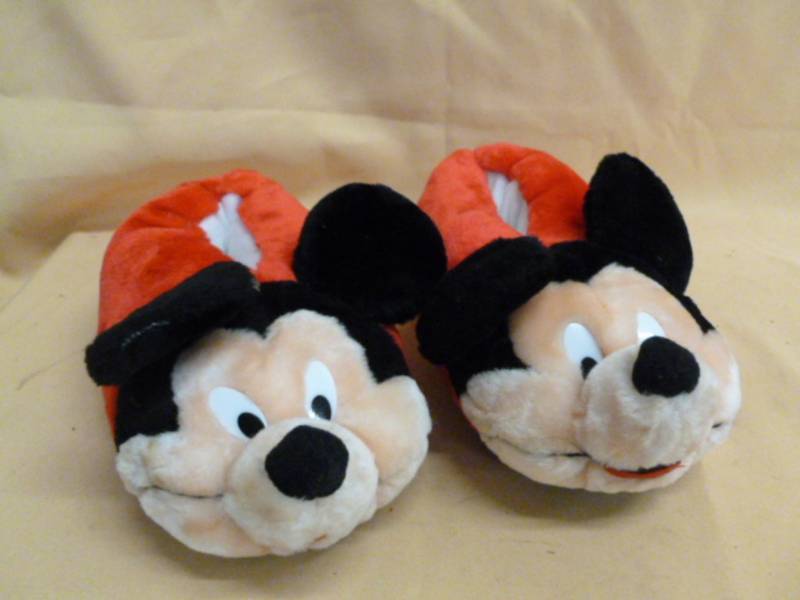 lot 131 image: Mickey Mouse Collectible