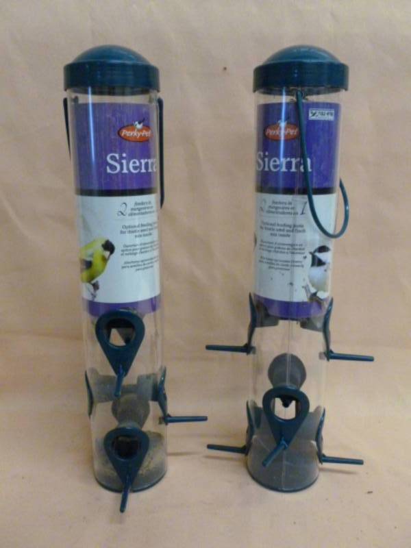 lot 134 image: Bird Feeders