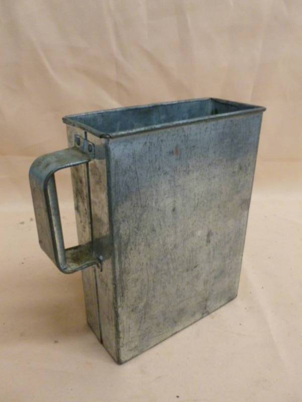 lot 143 image: Vintage Flour Scoop