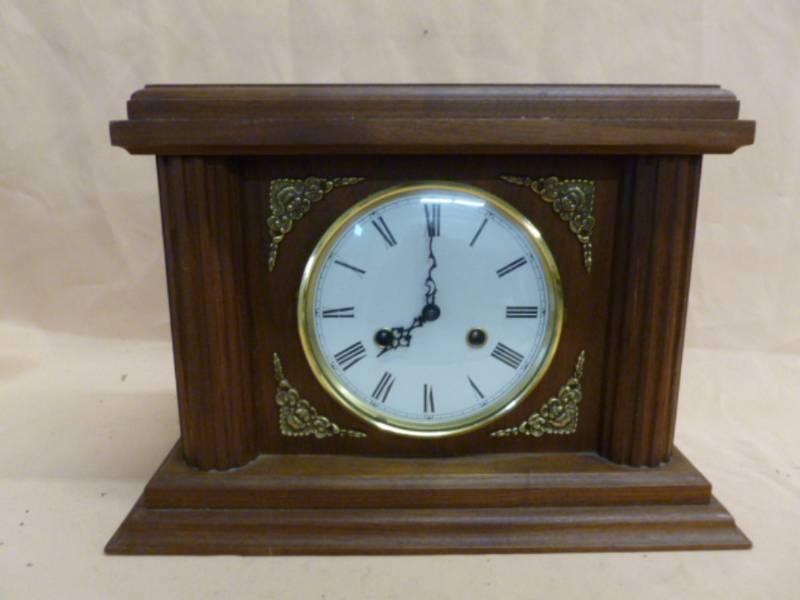 lot 151 image: Mantle Clock
