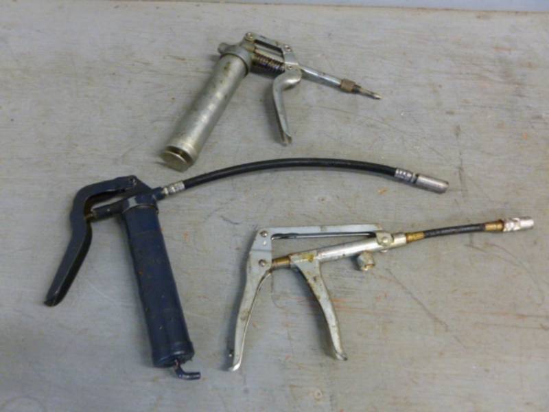 lot 166 image: Grease Guns