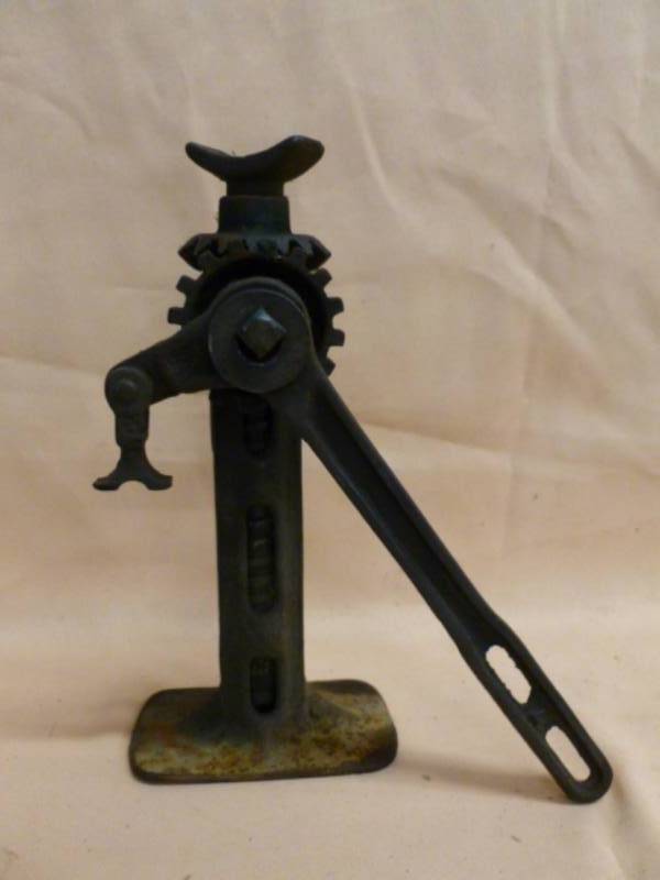 lot 168 image: Antique Ford Model T Jack