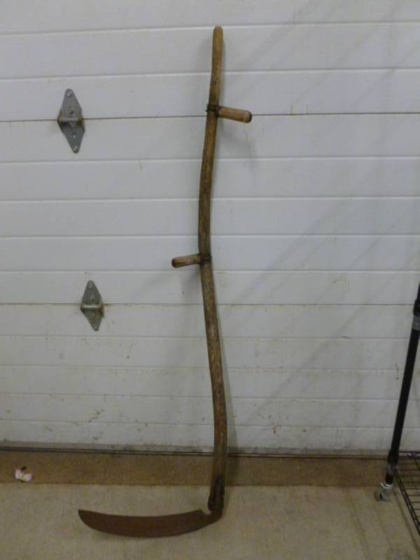 lot 175 image: Antique Scythe