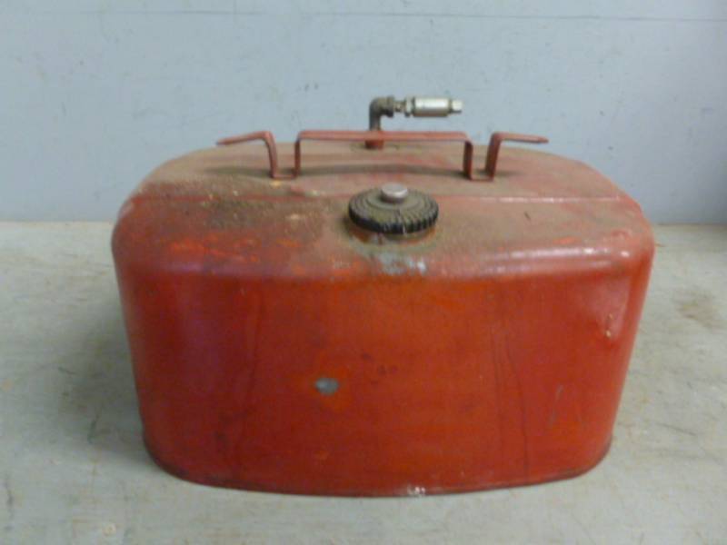 lot 184 image: Boat Motor Gas Tank