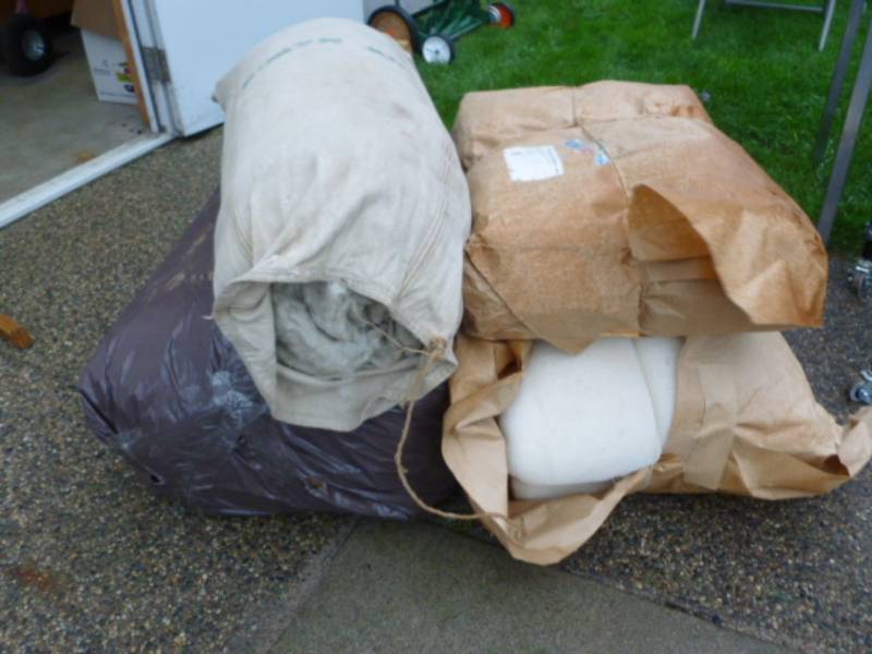 lot 194 image: New Vintage Wool Batts