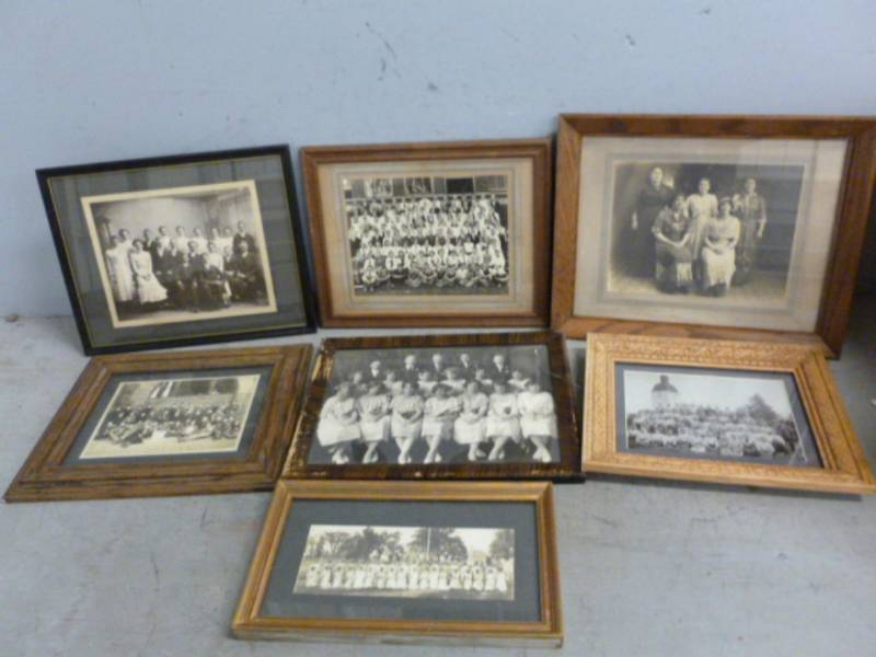 lot 195 image: Antique Pictures