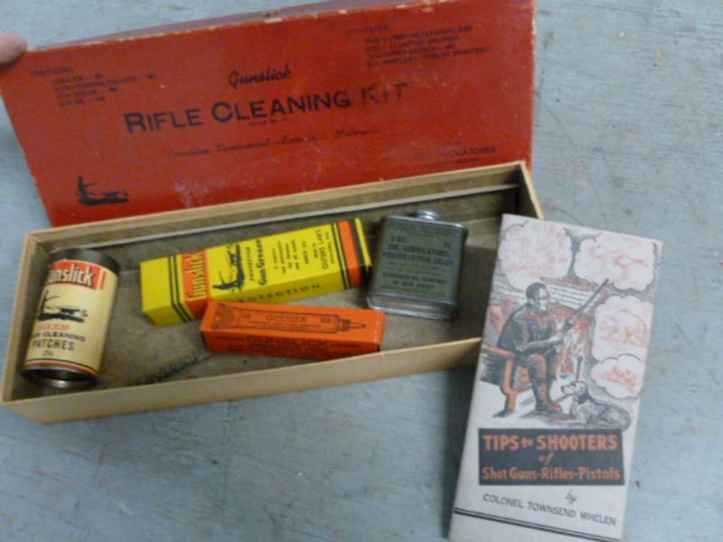 lot 200 image: Vintage Gun Cleaning Kit