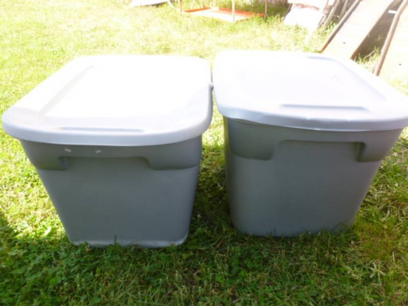 lot 202 image: Storage Totes