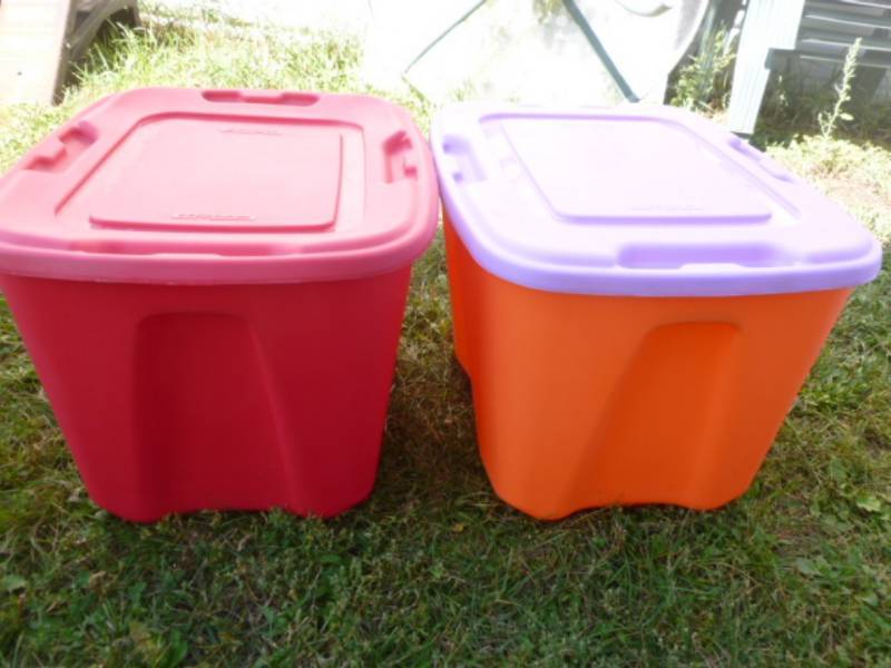 lot 203 image: Storage Totes