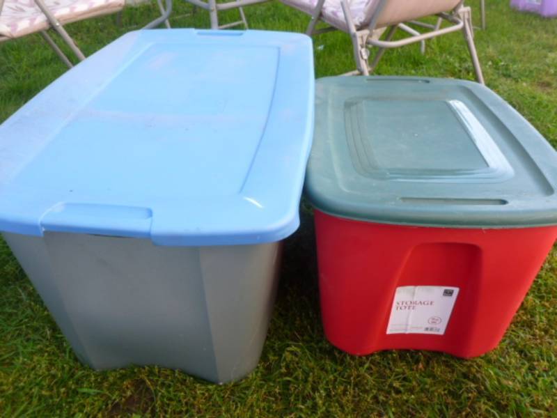 lot 207 image: Storage Totes