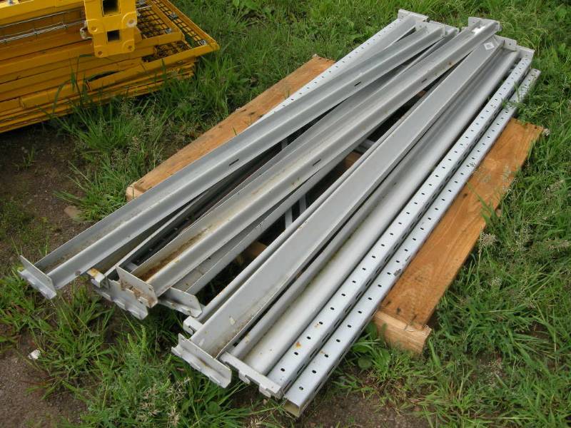 lot 2 image: Pallet Racking