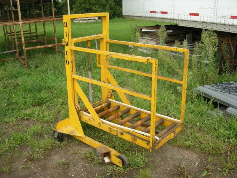 lot 3 image: Exide Power Systems Rolling Lift Cart
