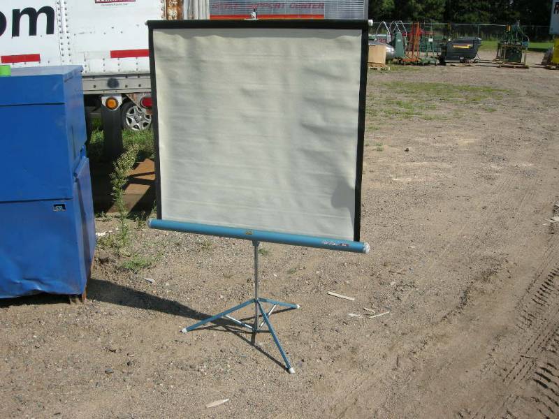 lot 10 image: Da-Lite Projection Screen