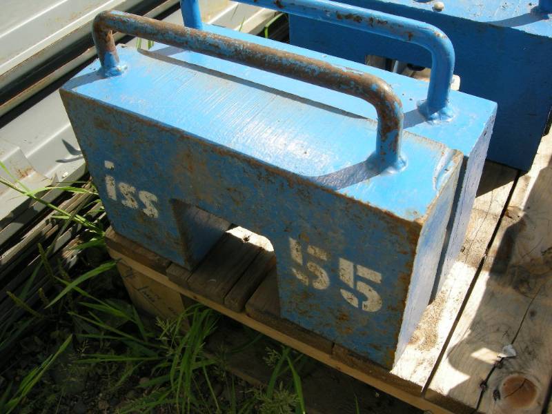 lot 11 image: Two 55lb weights