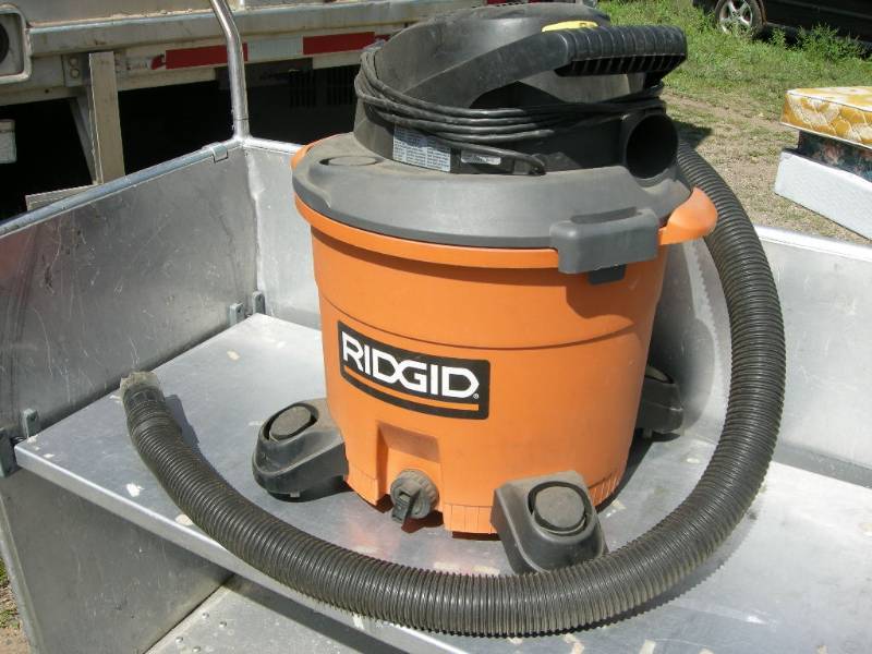 lot 36 image: Ridgid WetDry Shop-Vac