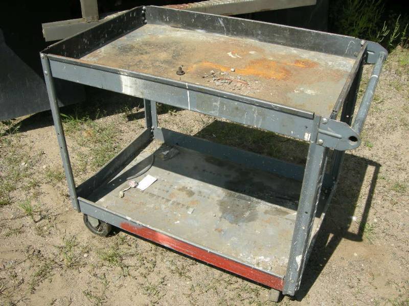 lot 39 image: Rolling Shop Cart