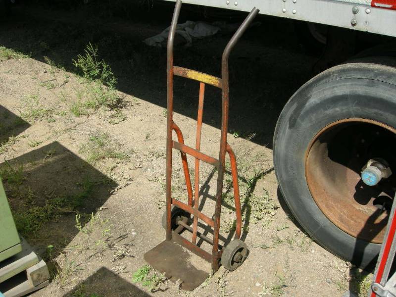 lot 46 image: 2 Wheel Dollie