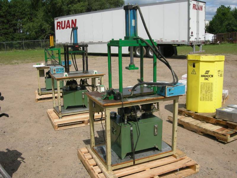 lot 64 image: Hydraulic Press Station